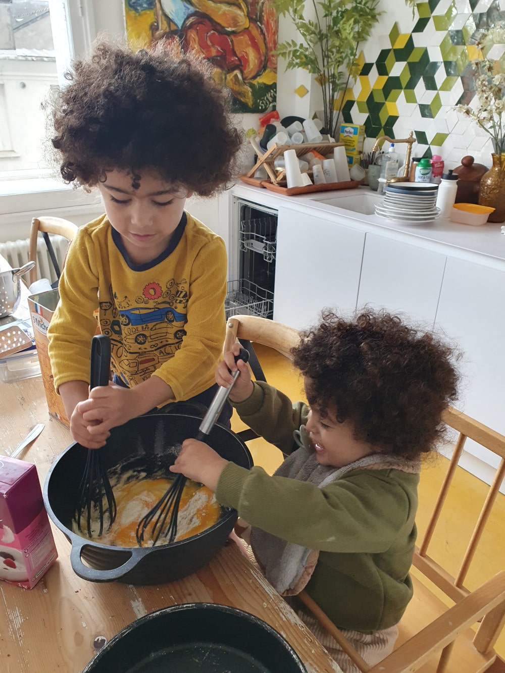 Les enfants cuisine le gateau